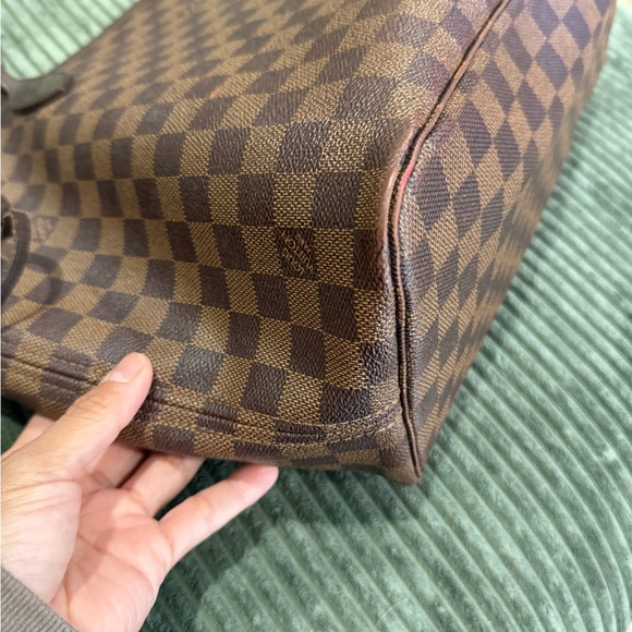 Louis Vuitton - Picture 10 of 16